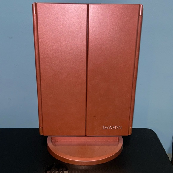 Tri-Fold Lighted Vanity Make-Up Mirror | LED Lights, Touch Screen, Magnification - Picture 6 of 6